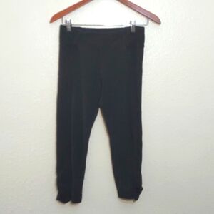 PRE OWNED CALVIN KLEIN PERFORMANCE CAPRI  LEGGINGS COLOR BLACK SIZE M